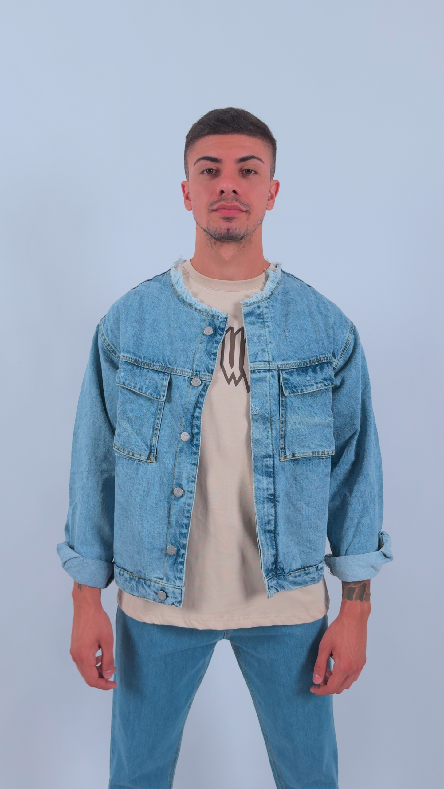 Giacca Edgy in denim con colletto sfilacciato – Made in Italy